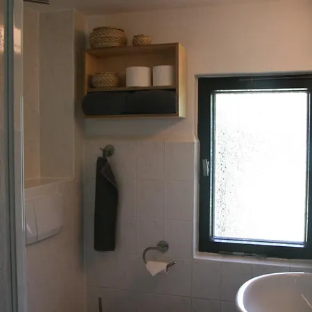 Reetdach Nahe Ostseebad Kuehlungsborn Farm stay